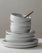 Famiware Milkyway Plates and Bowls Set, 18 Pieces Dinnerware Sets, Dishes Set for 6, Light Gray