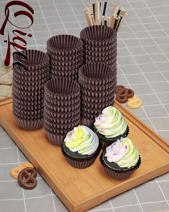 qiqee 600 Count Mini Cupcake Liners Coffee Muffin Liners Food Grade Baking Cups Paper No Smells（Small Size）