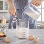 DaYammi Measuring Cups 1-Piece, Unbreakable Food-Grade Plastic Measuring Cup for Dishwasher, 16-Cup Liquid Measuring Cups for Prepping, Baking, Cooking, Readable Markings, 4-Quart/4L, Clear